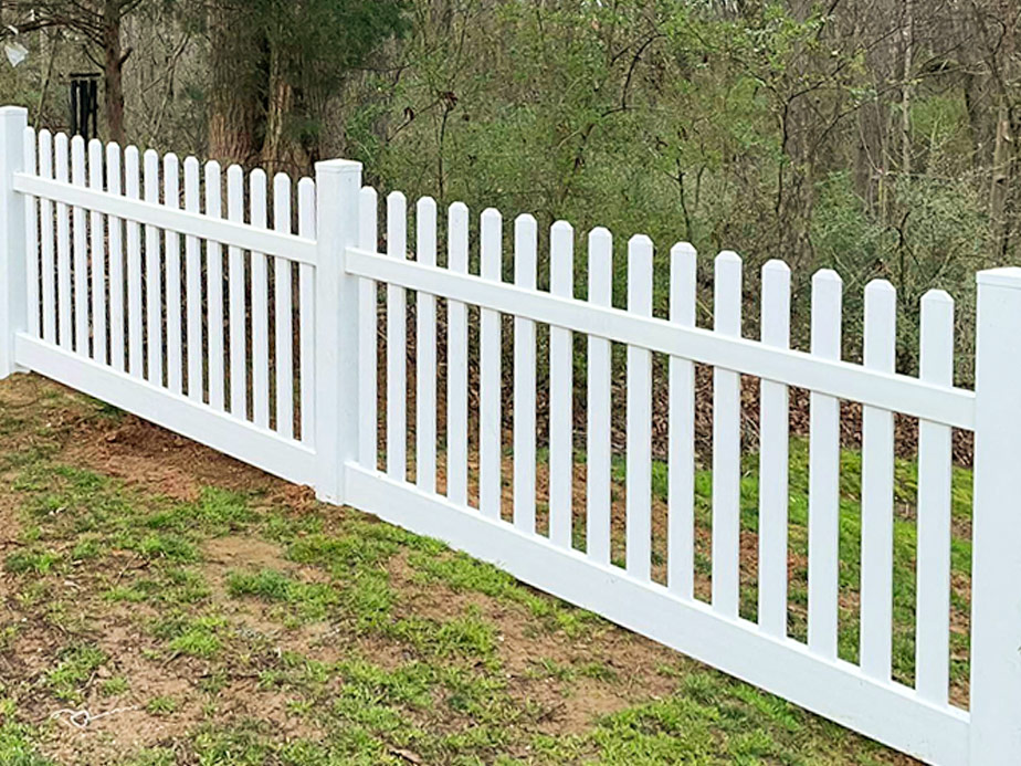 Vinyl decorative fencing in Mooresville North Carolina